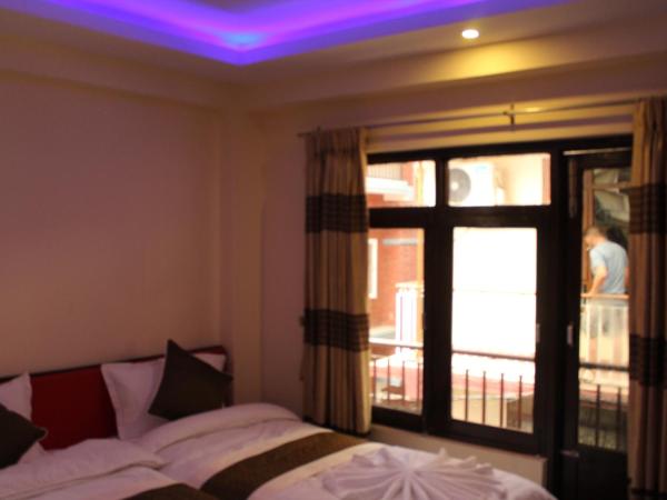 Hotel Gallery Nepal : photo 6 de la chambre chambre triple avec salle de bains privative