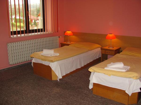 Hotel Isora : photo 4 de la chambre chambre triple standard