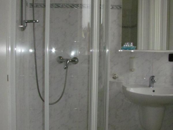 Hotel Isora : photo 9 de la chambre chambre deluxe double ou lits jumeaux