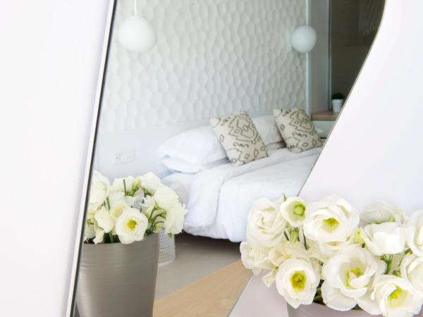 Myconian Kyma, a Member of Design Hotels : photo 3 de la chambre chambre de luxe apollon - vue sur jardin