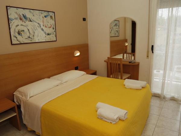Hotel Villa Dina : photo 3 de la chambre chambre double ou lits jumeaux standard