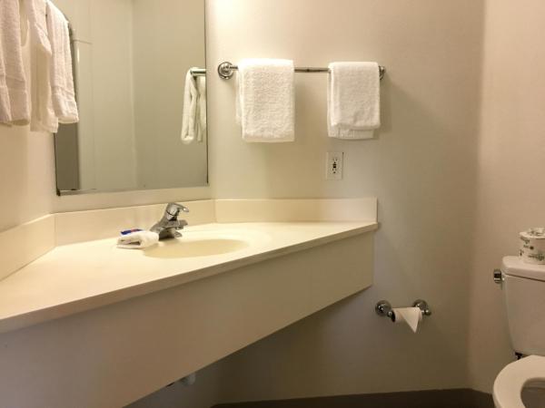 Motel 6-Portland, OR - I-5 : photo 4 de la chambre chambre 2 lits queen-size - non-fumeurs