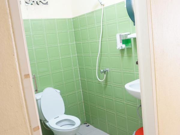 Chaokoh Phi Phi Hostel : photo 7 de la chambre lit dans dortoir pour hommes de 6 lits