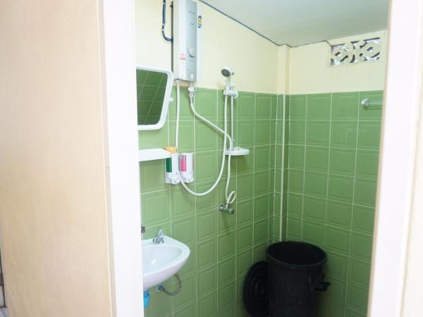 Chaokoh Phi Phi Hostel : photo 6 de la chambre lit dans dortoir pour hommes de 6 lits