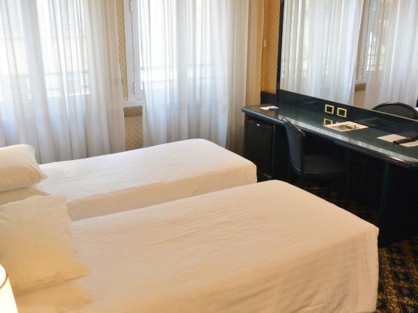 iH Hotels Milano Ambasciatori : photo 4 de la chambre chambre lits jumeaux
