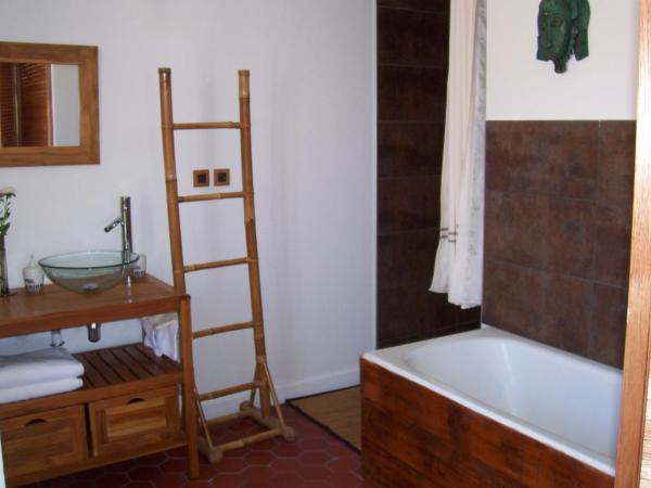 L'Orangerie : photo 2 de la chambre chambre double avec salle de bains privative