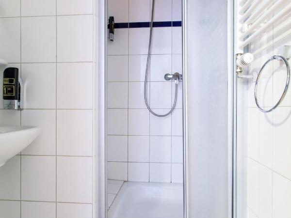 a&o Düsseldorf Hauptbahnhof : photo 5 de la chambre chambre lits jumeaux