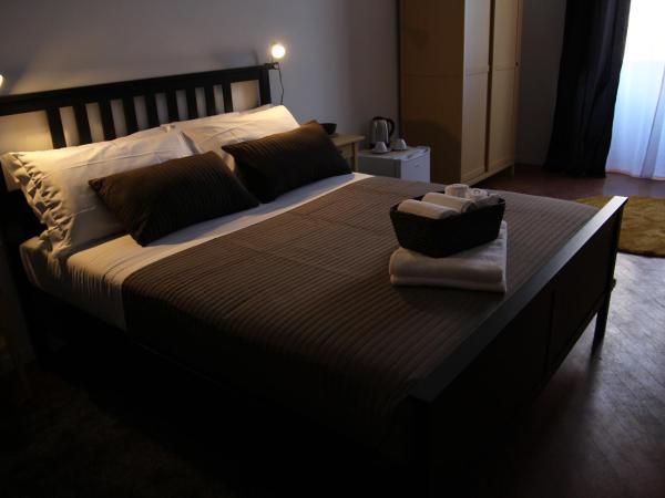 B&B Gallidoro : photo 4 de la chambre chambre quadruple avec salle de bains privative