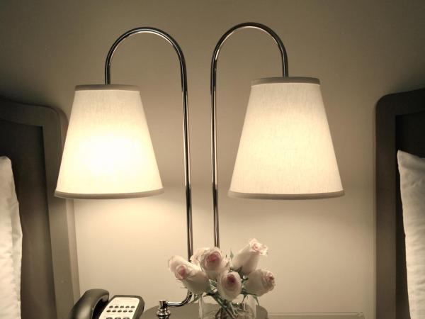 Hollywood Hotel : photo 5 de la chambre chambre avec 2 grands lits queen-size