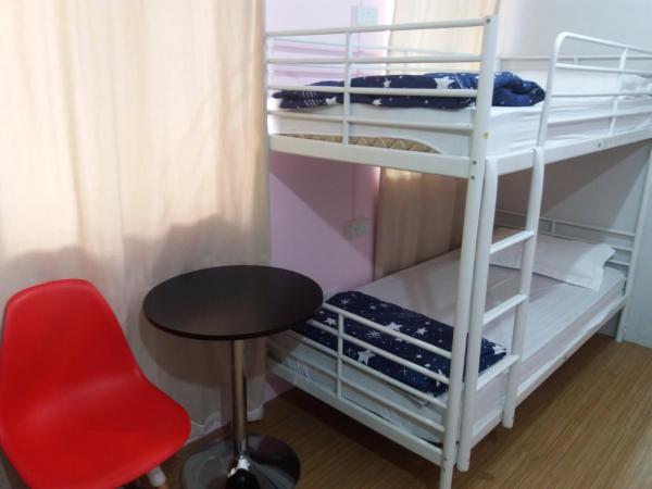 The Hive Singapore Hostel : photo 3 de la chambre chambre familiale avec salle de bains commune (6 lits)