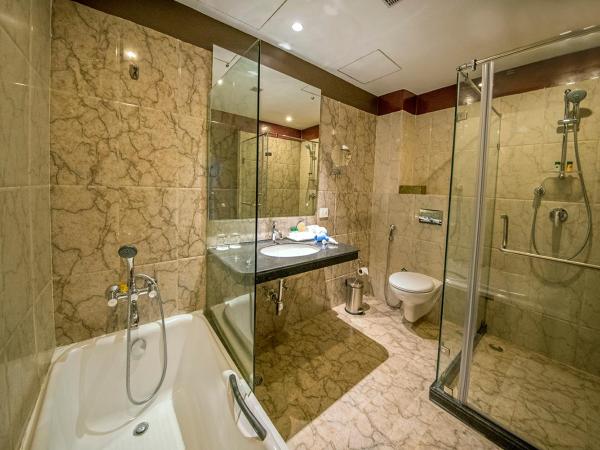 The Fern Residency Kolkata : photo 1 de la chambre suite