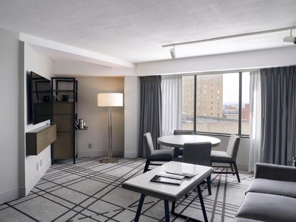 Hyatt Regency Louisville : photo 3 de la chambre chambre lit king-size deluxe