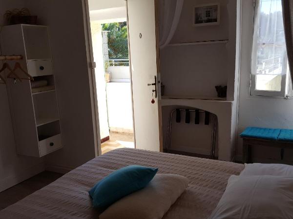 Hôtel Auberge Provençale : photo 4 de la chambre chambre quadruple avec climatisation