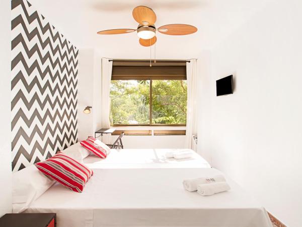 Fira Guest House : photo 1 de la chambre chambre lits jumeaux deluxe