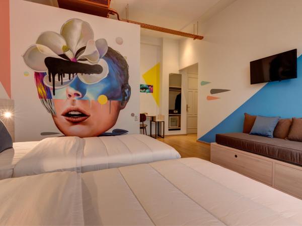 Colors Urban Hotel Thessaloniki : photo 8 de la chambre grande chambre - vue sur musée