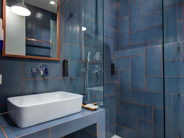 Colors Urban Hotel Thessaloniki : photo 6 de la chambre chambre double moyenne - vue sur intérieur