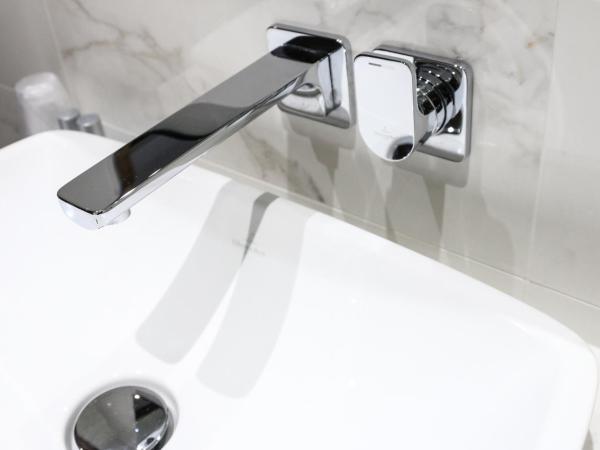 The Residence Hotel at The Nottinghamshire Golf & Country Club : photo 4 de la chambre chambre triple avec salle de bains privative