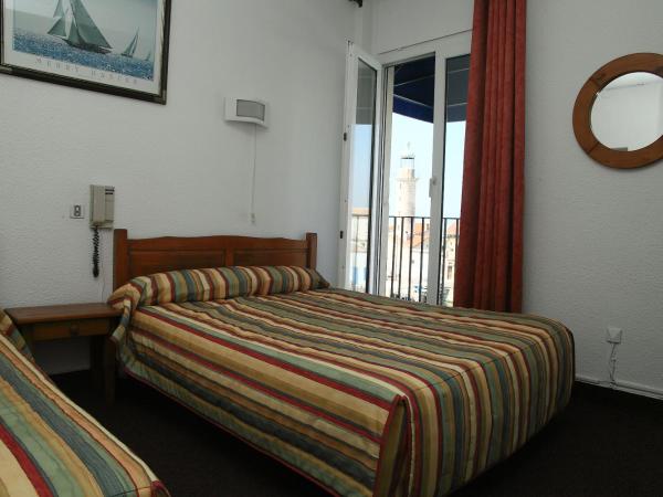 Hôtel Belle Vue d'Angleterre : photo 4 de la chambre chambre triple supérieure - vue sur mer