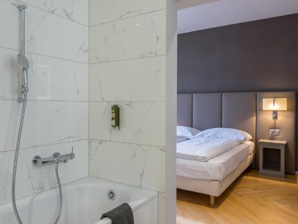 Hôtel du Théâtre, Boutique Hôtel : photo 3 de la chambre chambre double côté ville