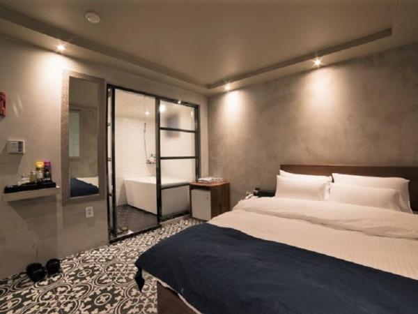 MW Hotel : photo 3 de la chambre premier double room no parking