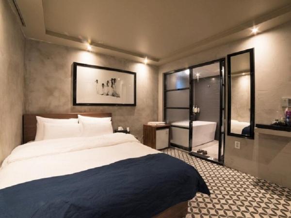 MW Hotel : photo 5 de la chambre premier double room no parking