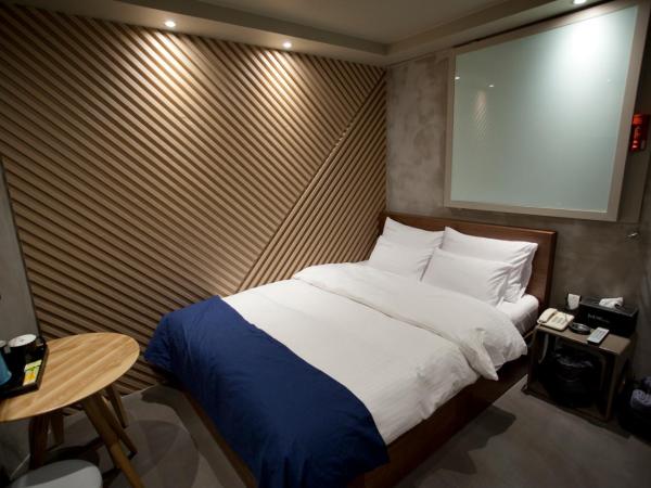 MW Hotel : photo 9 de la chambre premier double room no parking