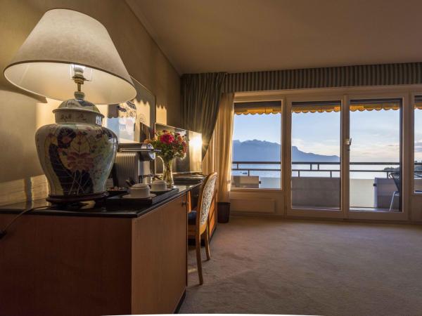 Royal Plaza Montreux : photo 4 de la chambre chambre double deluxe avec balcon - vue sur lac ou parc et lac