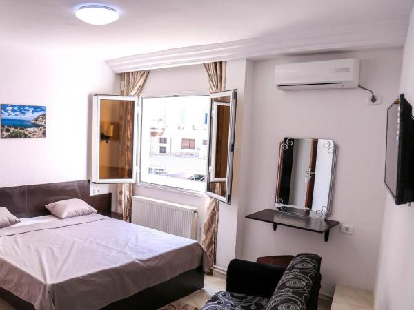 Hotel Métropole Résidence : photo 3 de la chambre chambre double avec salle de bains privative