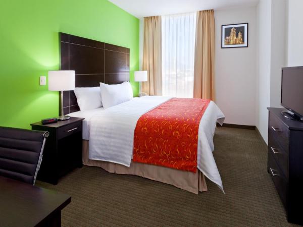 La Quinta by Wyndham Puebla Palmas Angelopolis : photo 4 de la chambre chambre lit king-size - non-fumeurs