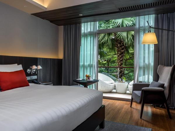 Pullman Bangkok King Power : photo 6 de la chambre chambre lit king-size deluxe avec balcon