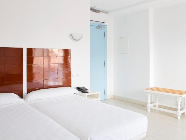 Hotel Eliseos : photo 1 de la chambre chambre double avec balcon
