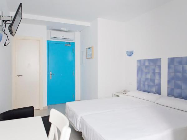 Hotel Eliseos : photo 3 de la chambre chambre double ou lits jumeaux