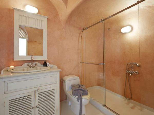 Atrina Canava 1894 : photo 5 de la chambre suite Élégante avec bain à remous extérieur - vue sur caldeira