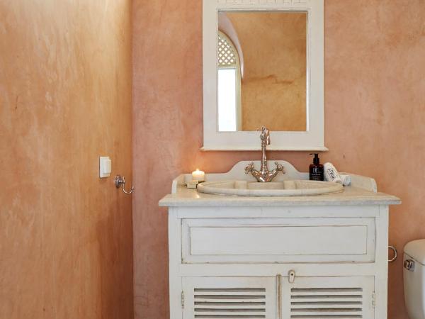 Atrina Canava 1894 : photo 7 de la chambre suite Élégante avec bain à remous extérieur - vue sur caldeira