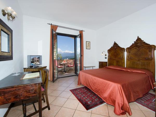 Hotel Villa Sonia : photo 1 de la chambre chambre double ou lits jumeaux - vue sur montagnes