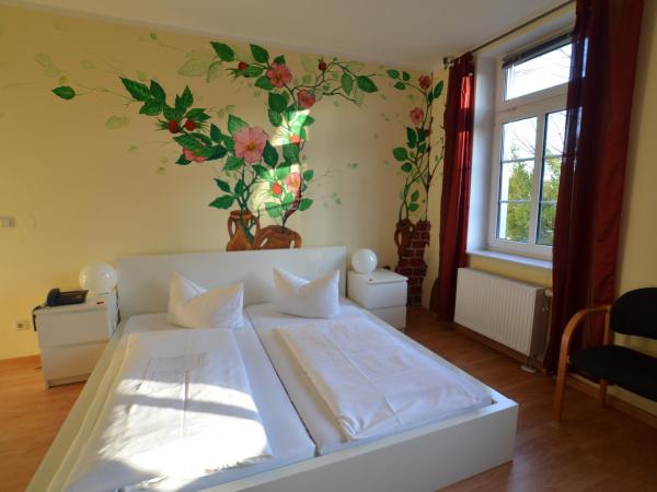 Gästehaus Villa Seraphinum : photo 8 de la chambre chambre double