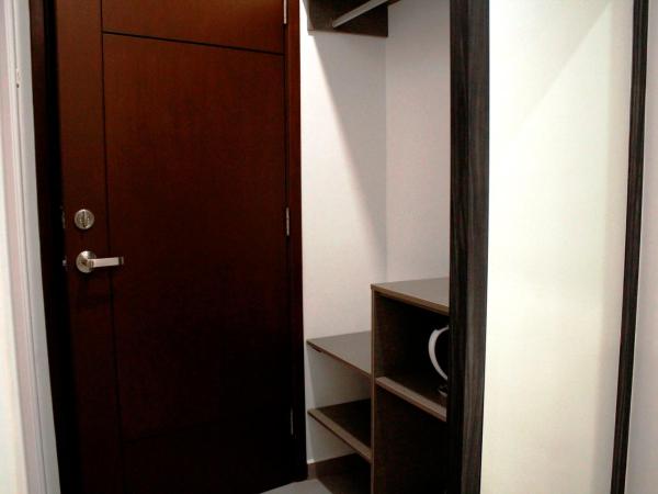 Austin GuestHouse : photo 10 de la chambre chambre familiale avec salle de bains privative