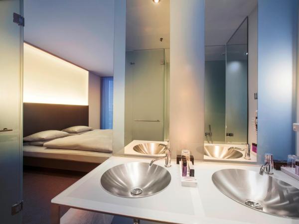 INNSiDE by Meliá Düsseldorf Derendorf : photo 2 de la chambre chambre premium the innside - espace supplémentaire