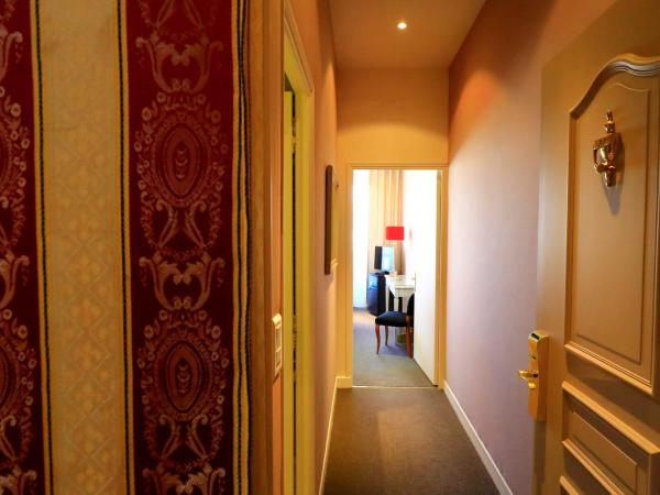 Hotel Le Renoir : photo 5 de la chambre chambre lit queen-size standard - pas de climatisation