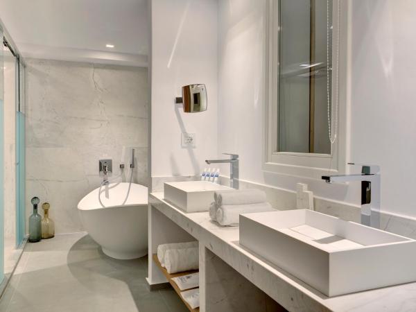 Myconian Korali Relais & Chateaux : photo 10 de la chambre suite junior delos avec jacuzzi extérieur et piscine privée 