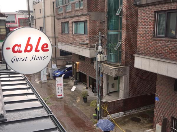 Able Guesthouse Hongdae 2 : photo 10 de la chambre chambre lits jumeaux avec salle de bains privative