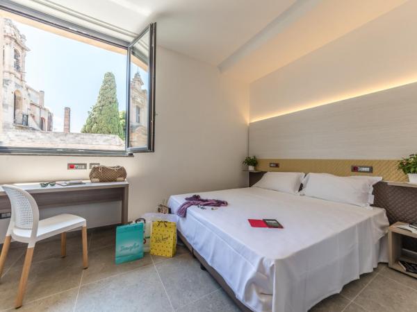 Camplus Guest Palermo : photo 6 de la chambre chambre double ou lits jumeaux supérieure