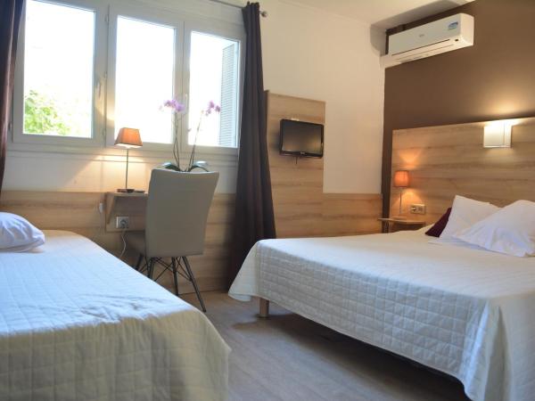 Hôtel le Grillon : photo 3 de la chambre chambre double avec lit d'appoint