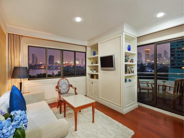 Centre Point Sukhumvit 10 : photo 1 de la chambre suite 1 chambre avec balcon - vue sur lac