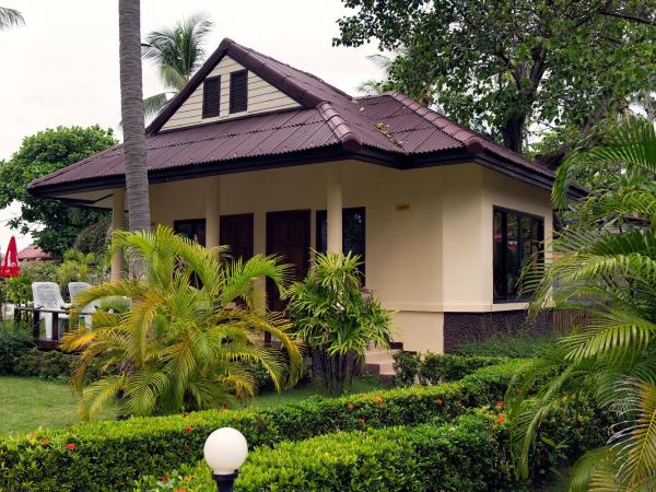 Moonwalk Lanta Resort : photo 10 de la chambre deluxe bungalow with pool side