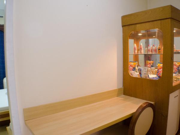 Hotel Hostal (Adults Only) : photo 10 de la chambre chambre triple standard