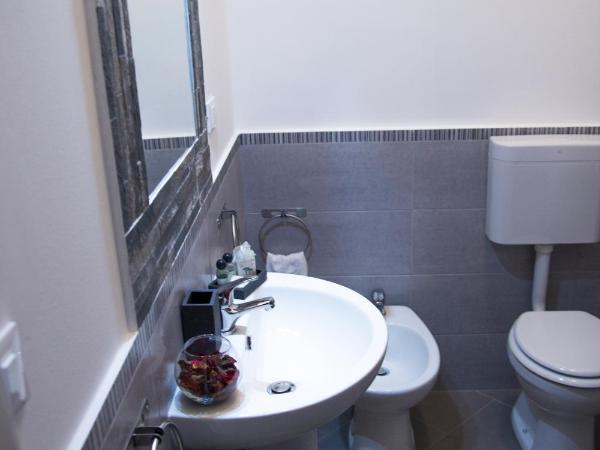 B&B Gallidoro : photo 6 de la chambre chambre double avec salle de bains privative