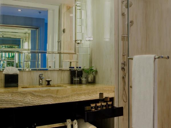 Hotel Ciputra World Surabaya managed by Swiss-Belhotel International : photo 8 de la chambre chambre double deluxe