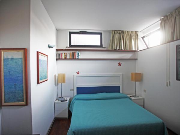 Residenza L'Isola Capri : photo 9 de la chambre chambre double avec salle de bains privative séparée
