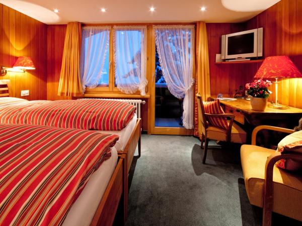 Hotel Arlenwald : photo 9 de la chambre chambre double avec balcon